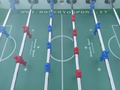 tischkicker_champion_roberto_sport_das_spielfeld